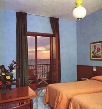 Santa Lucia Hotel 3*