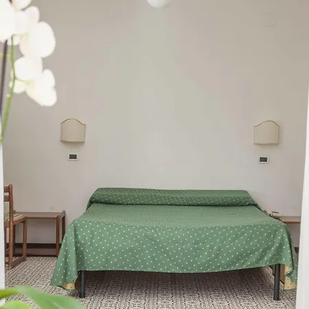 Santa Lucia 3*